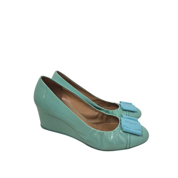 Ferragamo Mint Green Patent Leather Silda Vara Plaque Wedge Pumps Size 10 - Picture 3 of 7